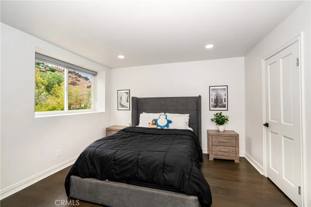 24408 Voltara Court Calabasas, CA 91302