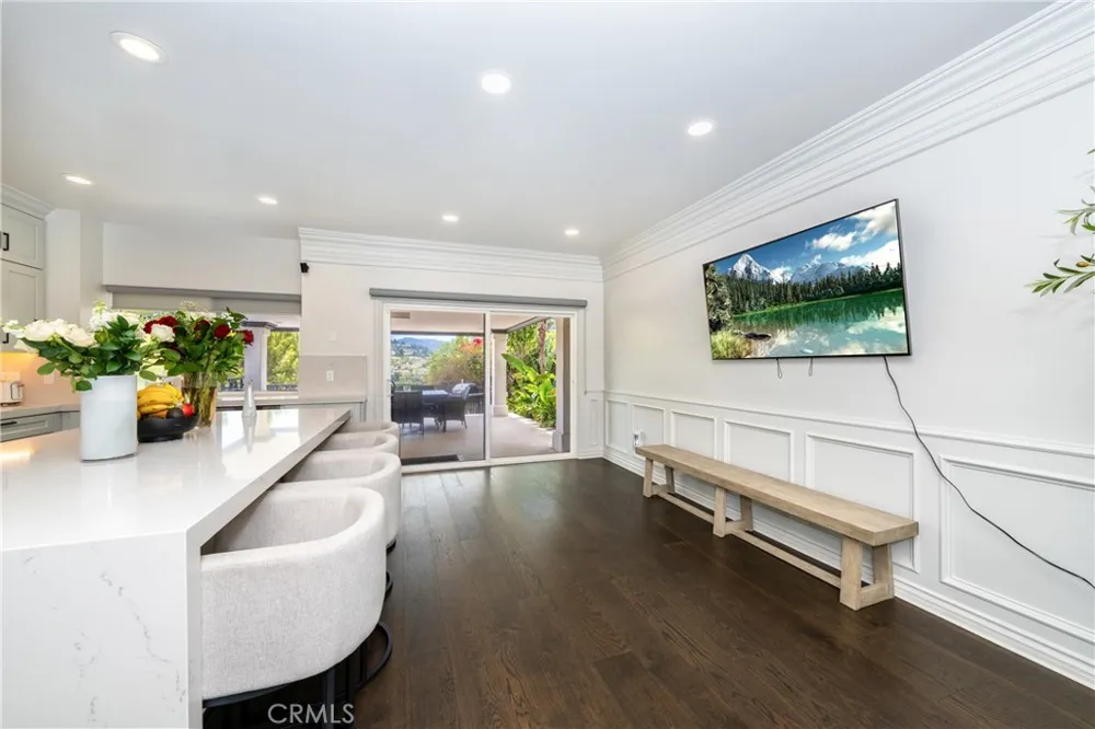 24408 Voltara Court Calabasas, CA 91302