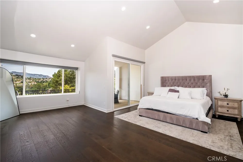 24408 Voltara Court Calabasas, CA 91302