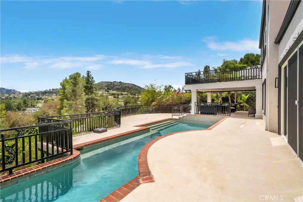 24408 Voltara Court Calabasas, CA 91302