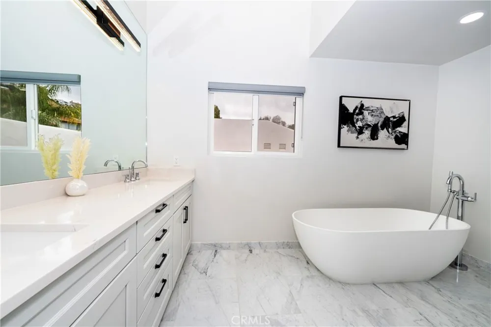 24408 Voltara Court Calabasas, CA 91302