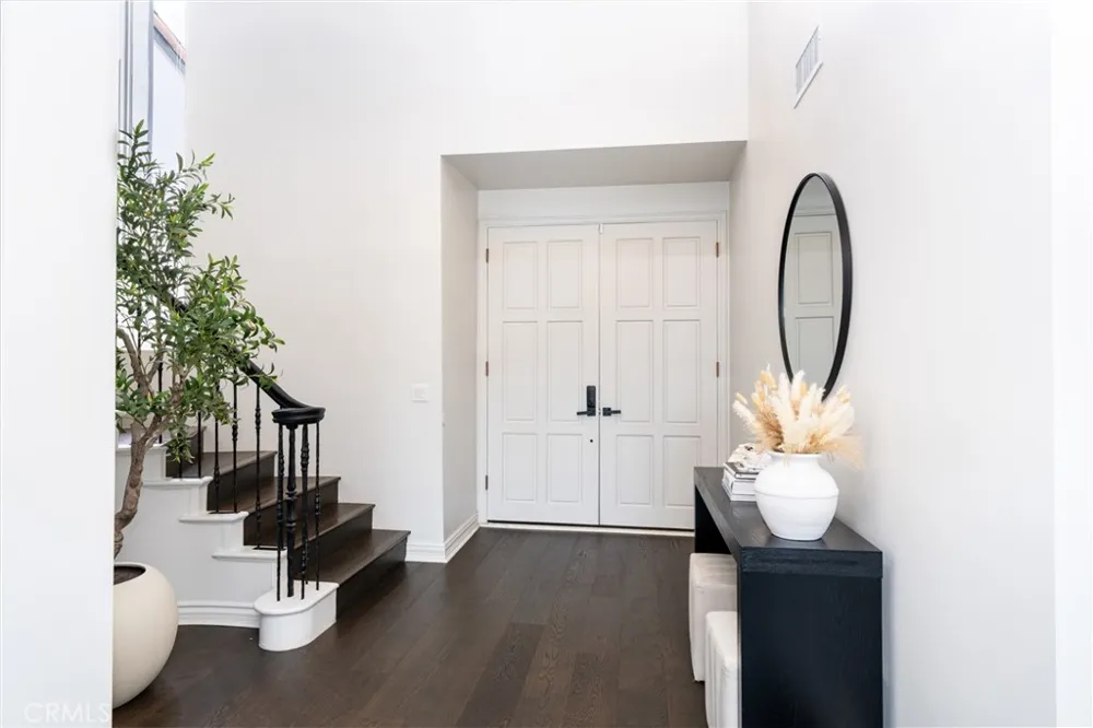 24408 Voltara Court Calabasas, CA 91302