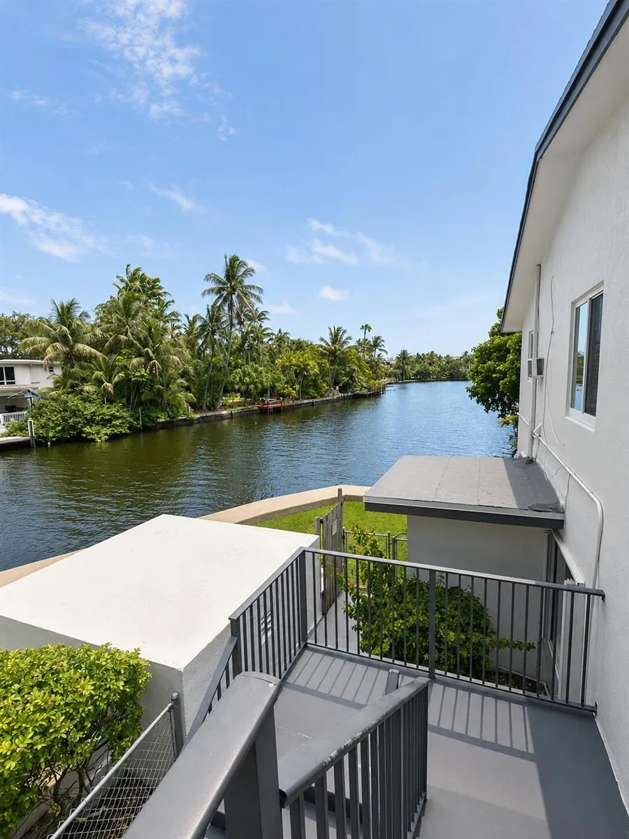 1814 E Oakland Park #41 Oakland Park, FL 33306