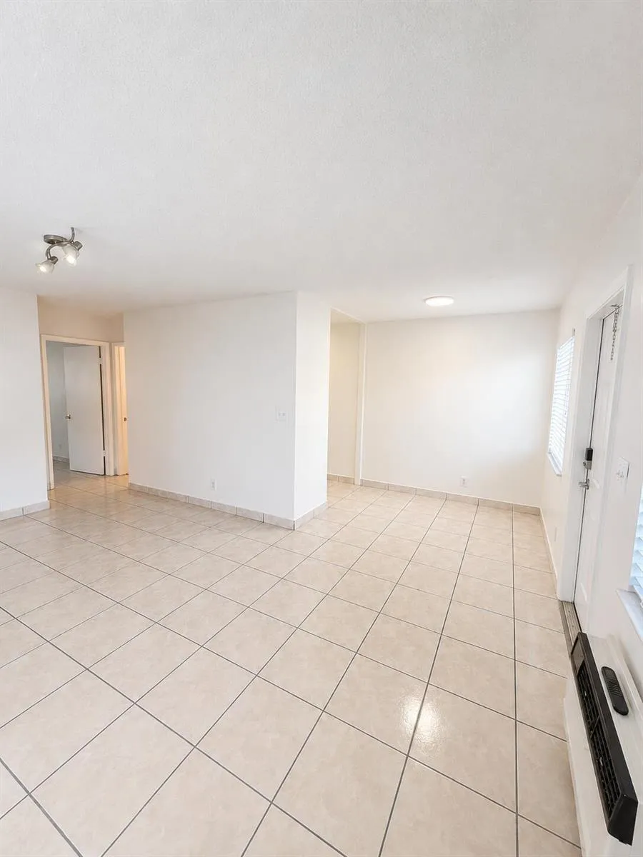 1814 E Oakland Park #41 Oakland Park, FL 33306