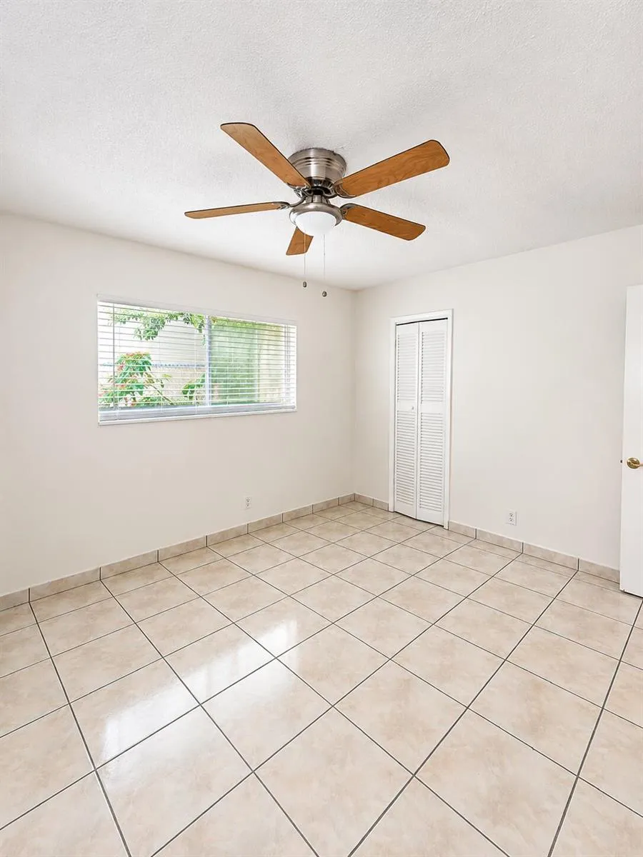 1814 E Oakland Park #41 Oakland Park, FL 33306