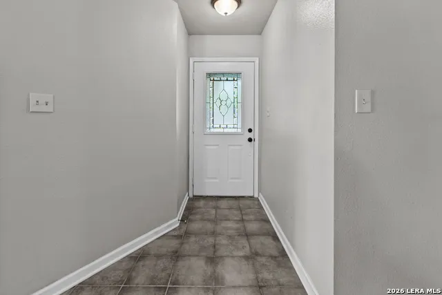 302 Bain Dr Devine, TX 78016