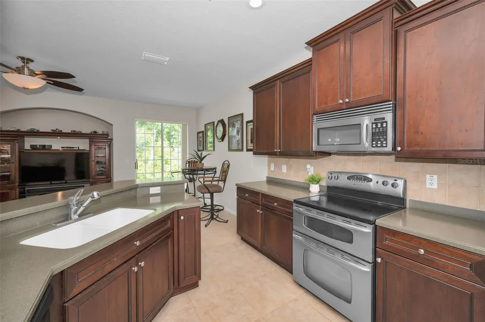 8525 SHALLOW CREEK New Port Richey, FL 34653
