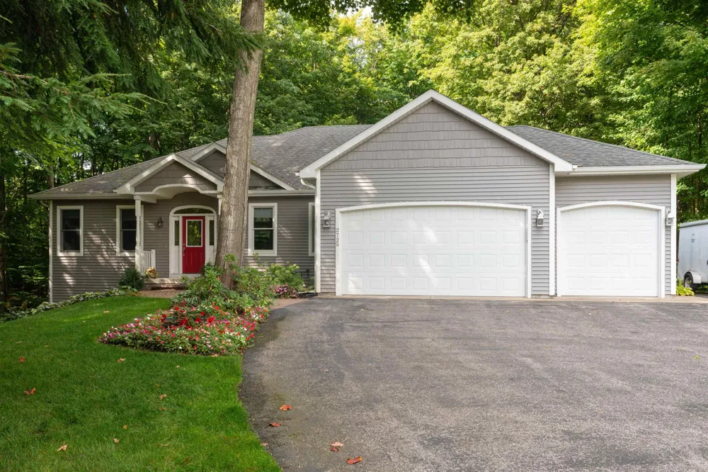 2725 Blue Meadow Drive Long Lake Township, MI 49685