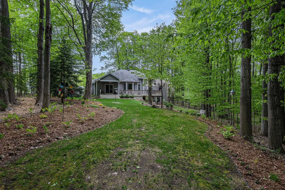 2725 Blue Meadow Drive Long Lake Township, MI 49685