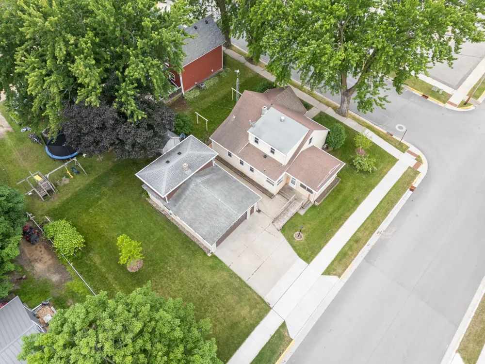145 6th Street NW Plainview, MN 55964