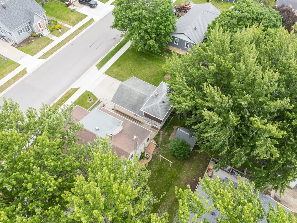145 6th Street NW Plainview, MN 55964
