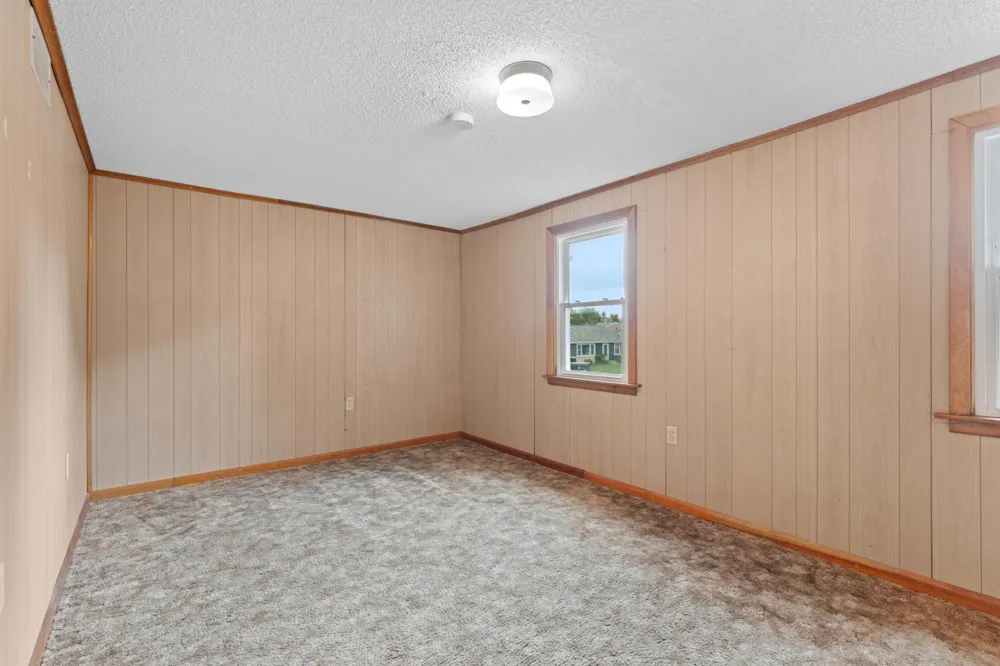 145 6th Street NW Plainview, MN 55964