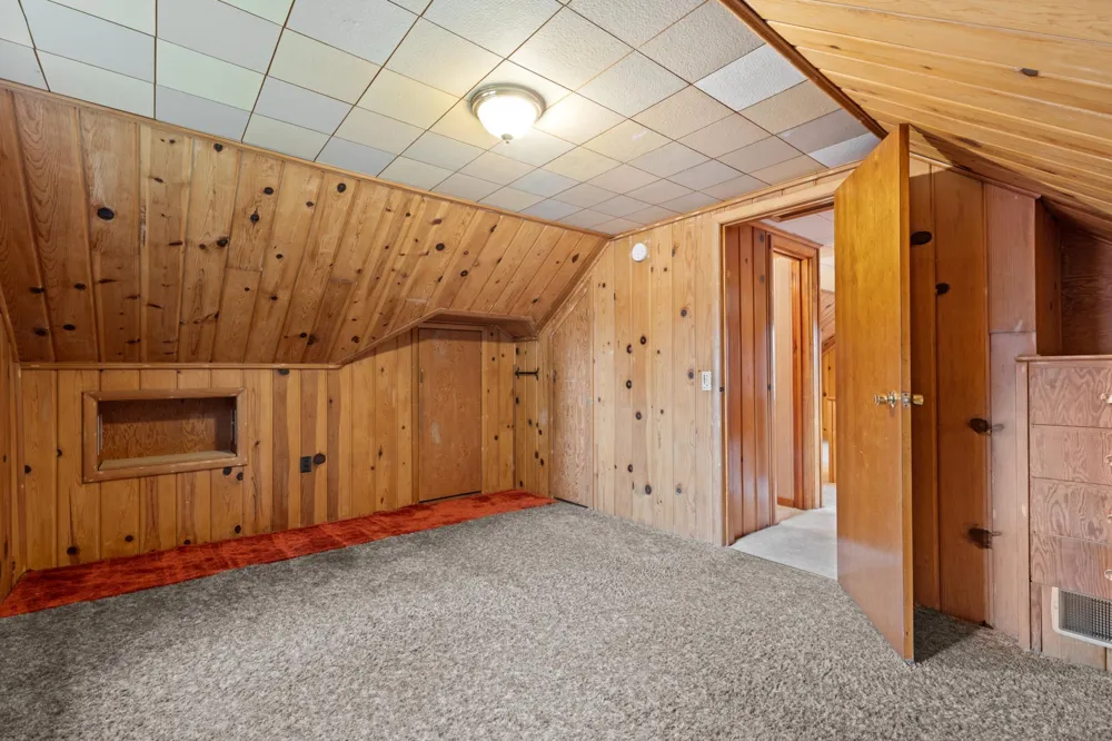 145 6th Street NW Plainview, MN 55964