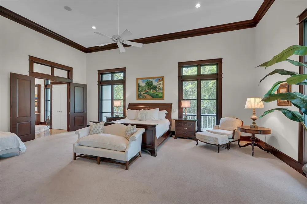 8132 SANDERLING ROAD Sarasota, FL 34242