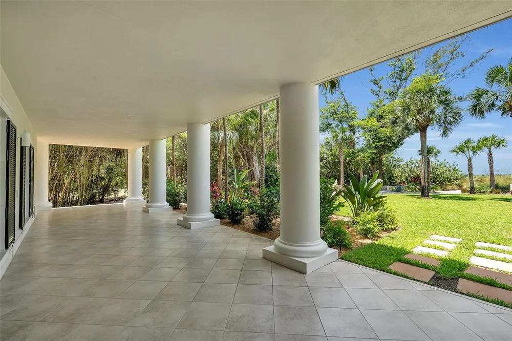 8132 SANDERLING ROAD Sarasota, FL 34242