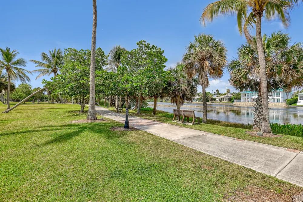 220 Celestial Way #6 Juno Beach, FL 33408