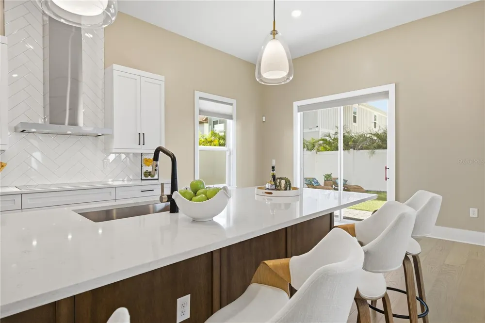 4022 W BAY TO BAY BOULEVARD Tampa, FL 33629
