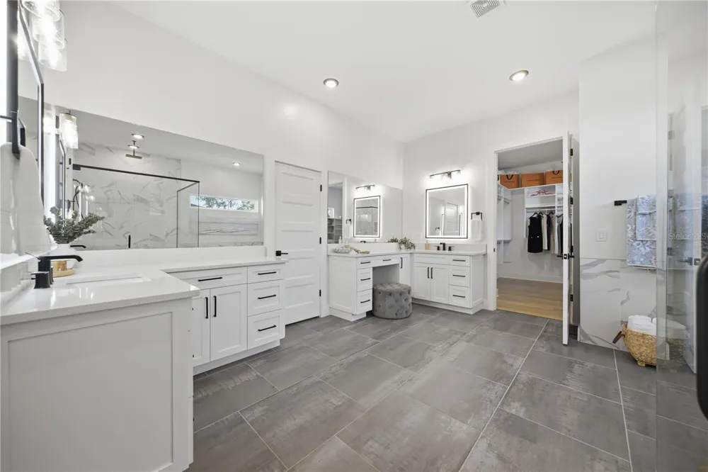 4022 W BAY TO BAY BOULEVARD Tampa, FL 33629