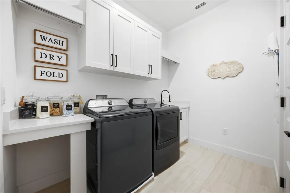 4022 W BAY TO BAY BOULEVARD Tampa, FL 33629