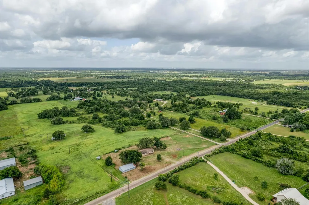 307 County Line Road Elgin, TX 78621