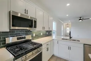 814 Countryside Glade Lane Bonney, TX 77583