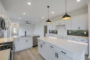 814 Countryside Glade Lane Bonney, TX 77583
