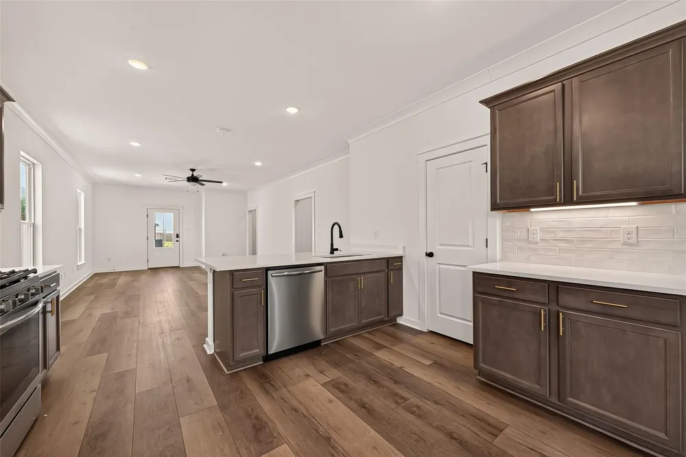 21126 Autumn Heights Bonney, TX 77583