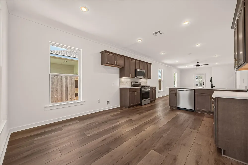 21126 Autumn Heights Bonney, TX 77583