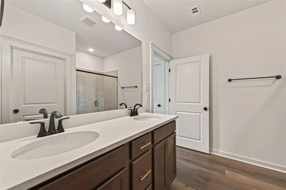 21126 Autumn Heights Bonney, TX 77583