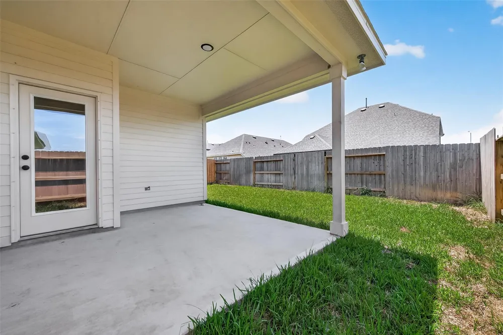 21126 Autumn Heights Bonney, TX 77583