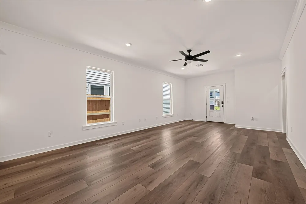 21126 Autumn Heights Bonney, TX 77583