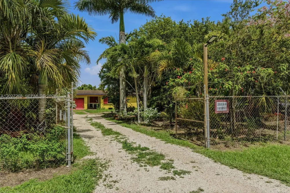 25800 SW 199th Ave Homestead, FL 33031
