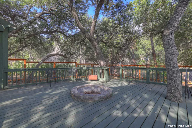 1060 Somerset Canyon Lake, TX 78133