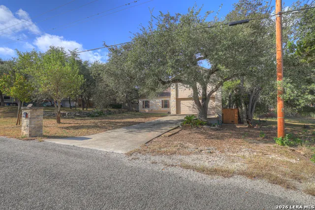 1060 Somerset Canyon Lake, TX 78133