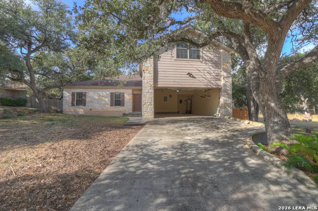 1060 Somerset Canyon Lake, TX 78133