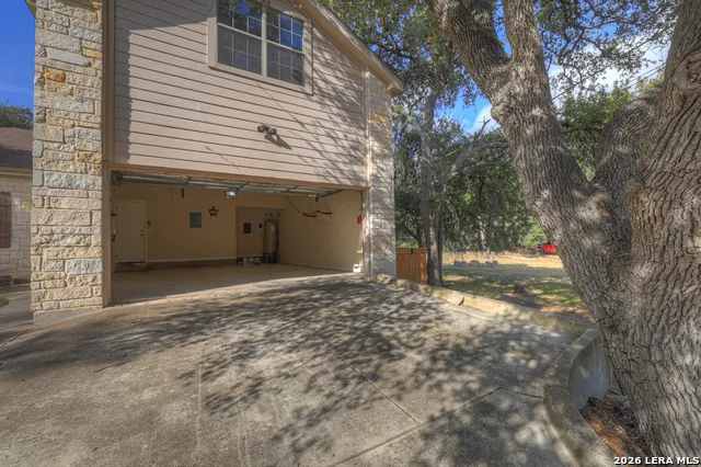 1060 Somerset Canyon Lake, TX 78133