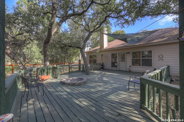 1060 Somerset Canyon Lake, TX 78133