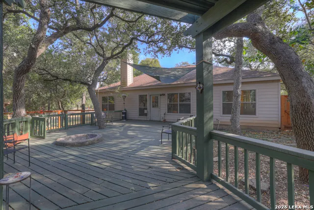 1060 Somerset Canyon Lake, TX 78133