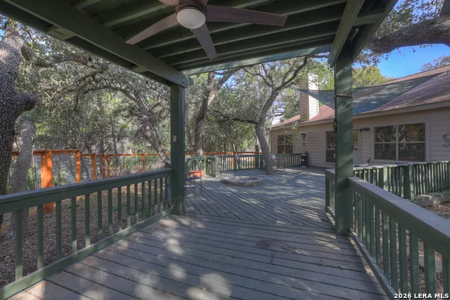 1060 Somerset Canyon Lake, TX 78133