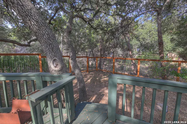 1060 Somerset Canyon Lake, TX 78133