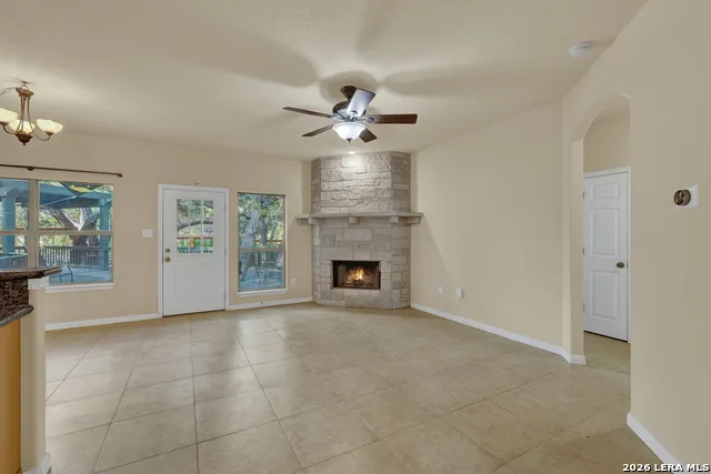 1060 Somerset Canyon Lake, TX 78133