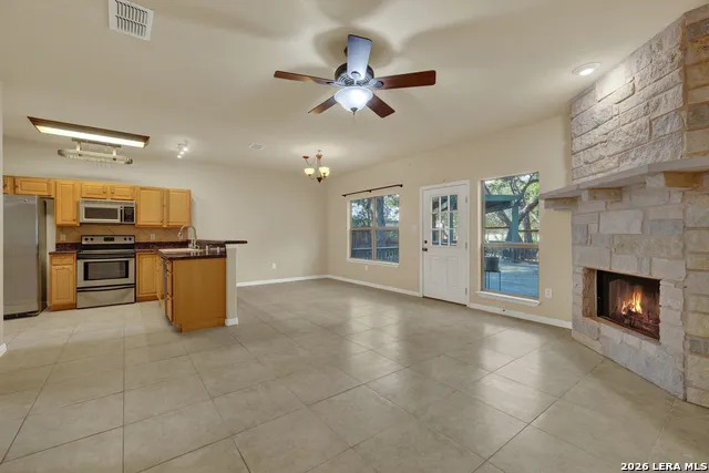 1060 Somerset Canyon Lake, TX 78133