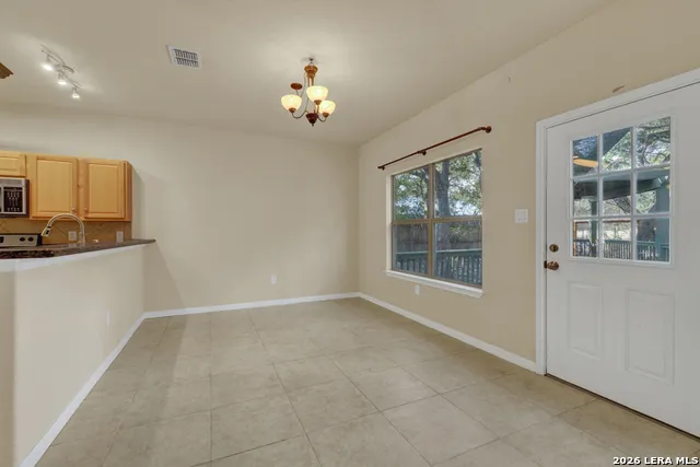 1060 Somerset Canyon Lake, TX 78133