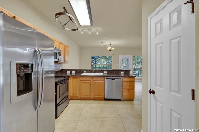 1060 Somerset Canyon Lake, TX 78133