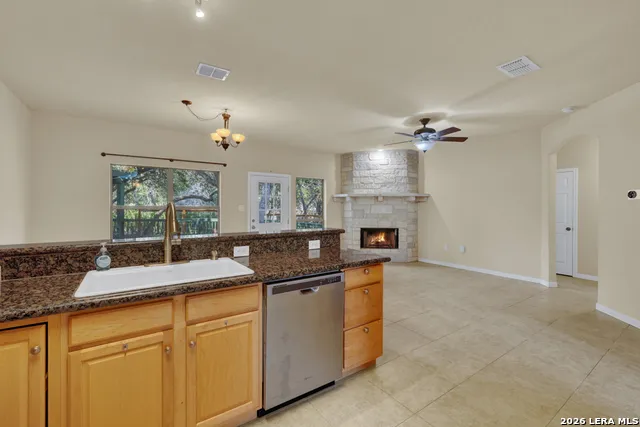 1060 Somerset Canyon Lake, TX 78133
