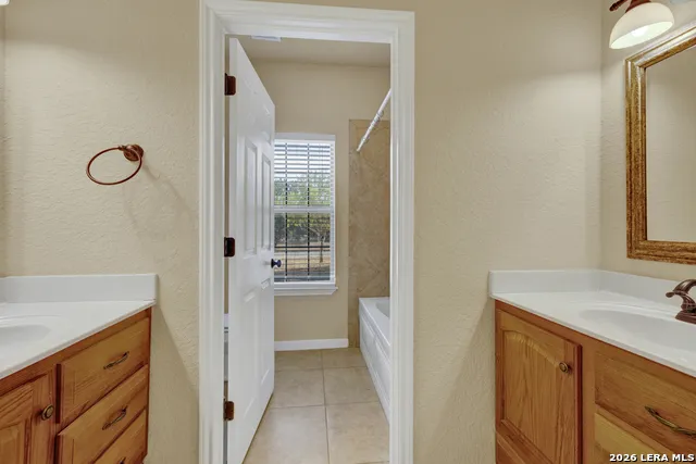 1060 Somerset Canyon Lake, TX 78133
