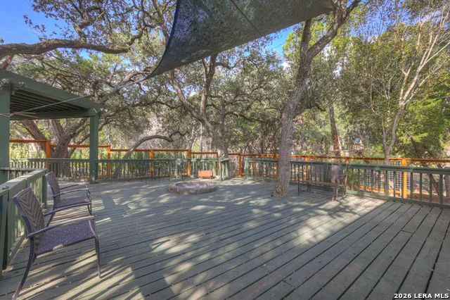 1060 Somerset Canyon Lake, TX 78133