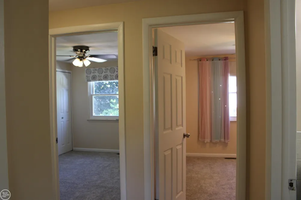 45731 Kensington Street Utica City, MI 48317