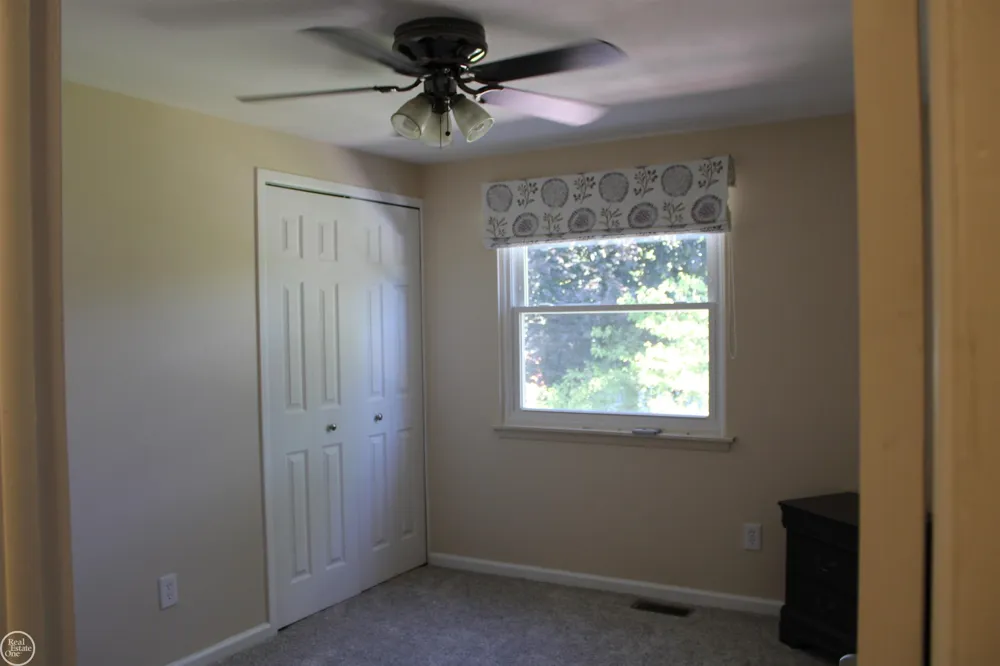 45731 Kensington Street Utica City, MI 48317