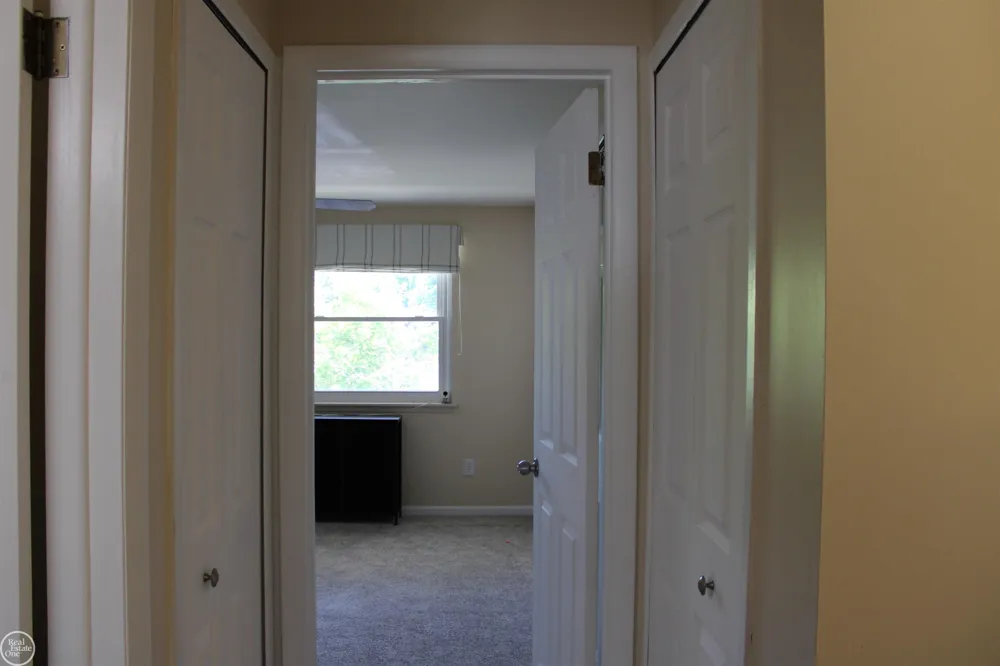 45731 Kensington Street Utica City, MI 48317